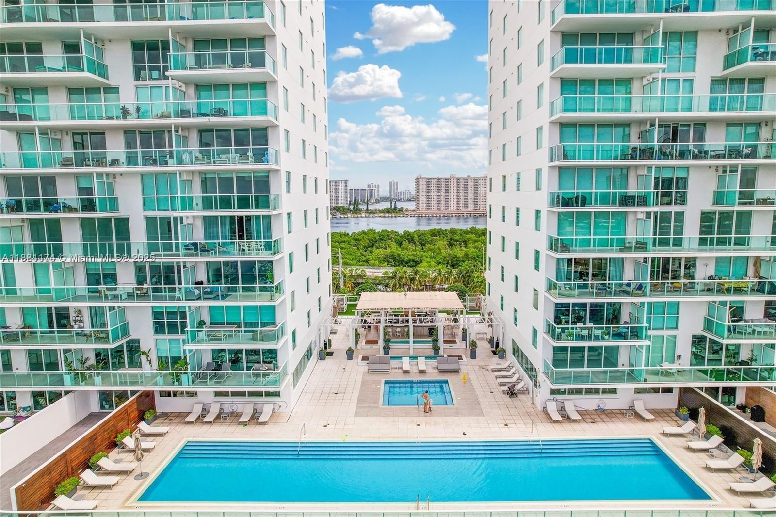 image 400 Sunny Isles Condo37