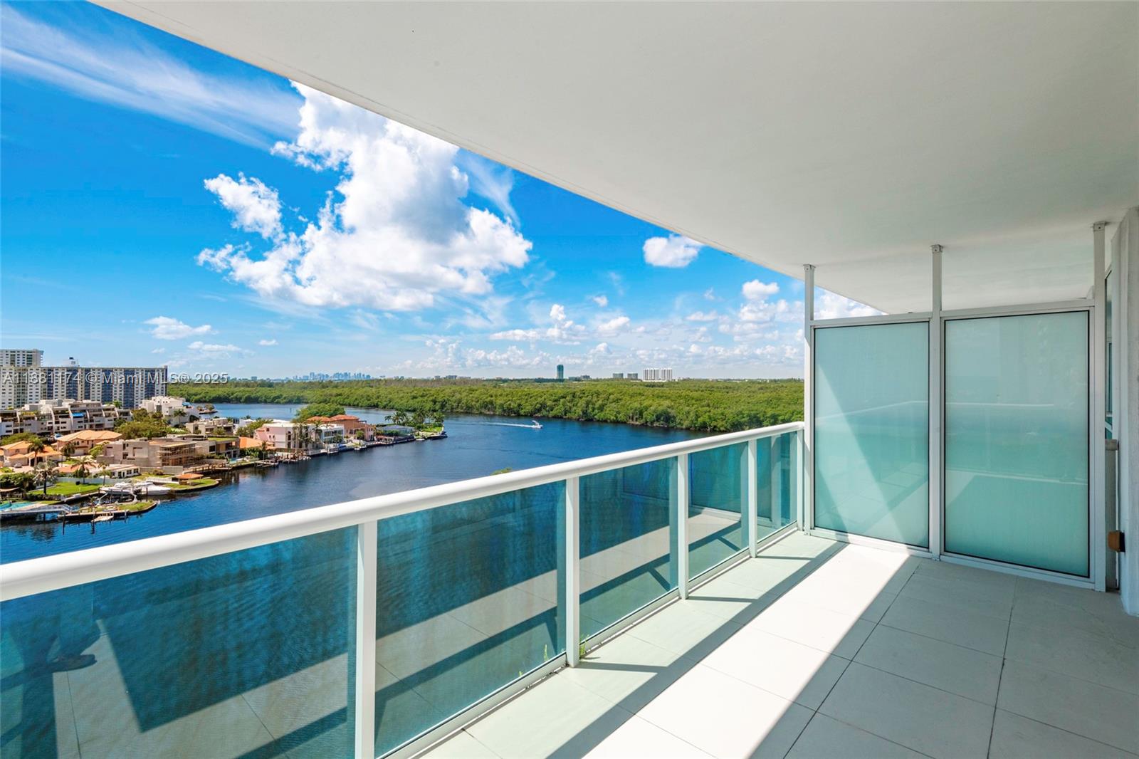 image 400 Sunny Isles Condo5