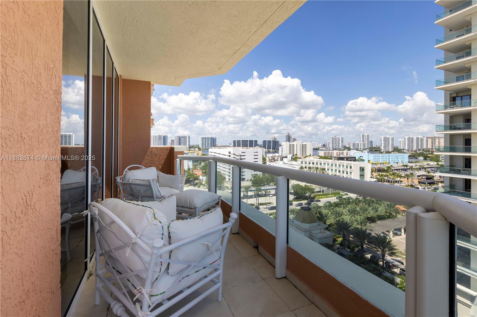image Acqualina Ocean Residence11