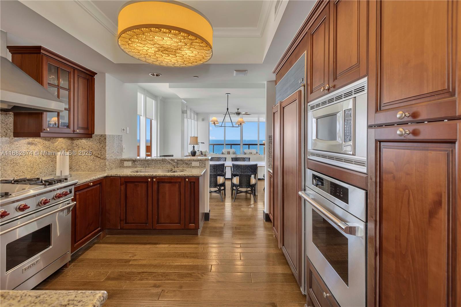 image Acqualina Ocean Residence21