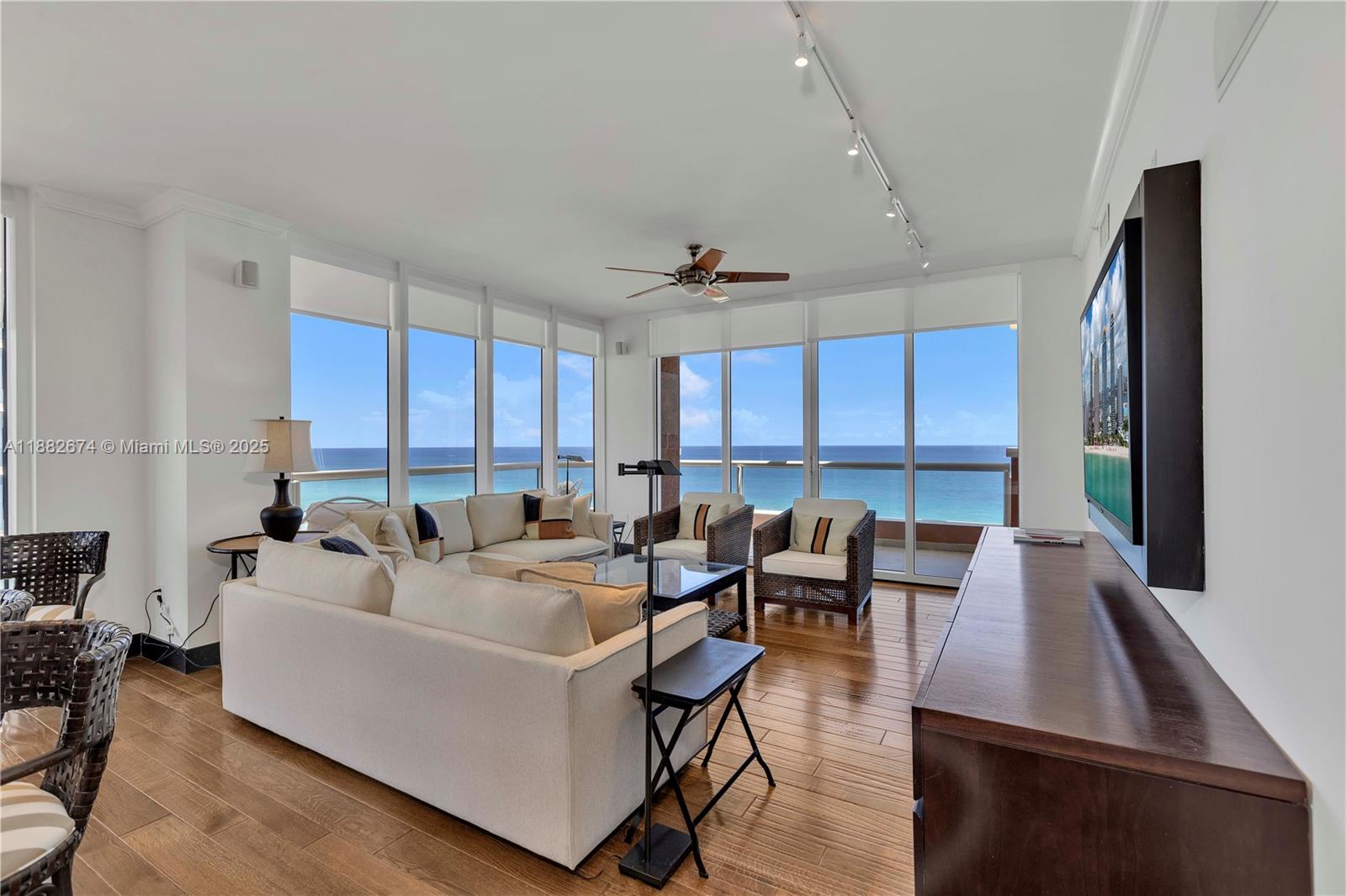 image Acqualina Ocean Residence3