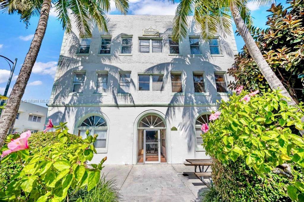 802 Euclid Ave #302