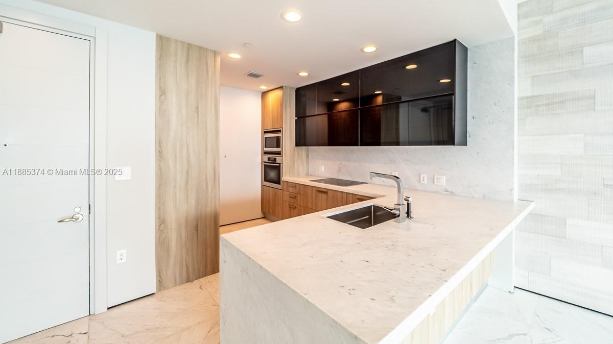 200 Biscayne Blvd Way #5104