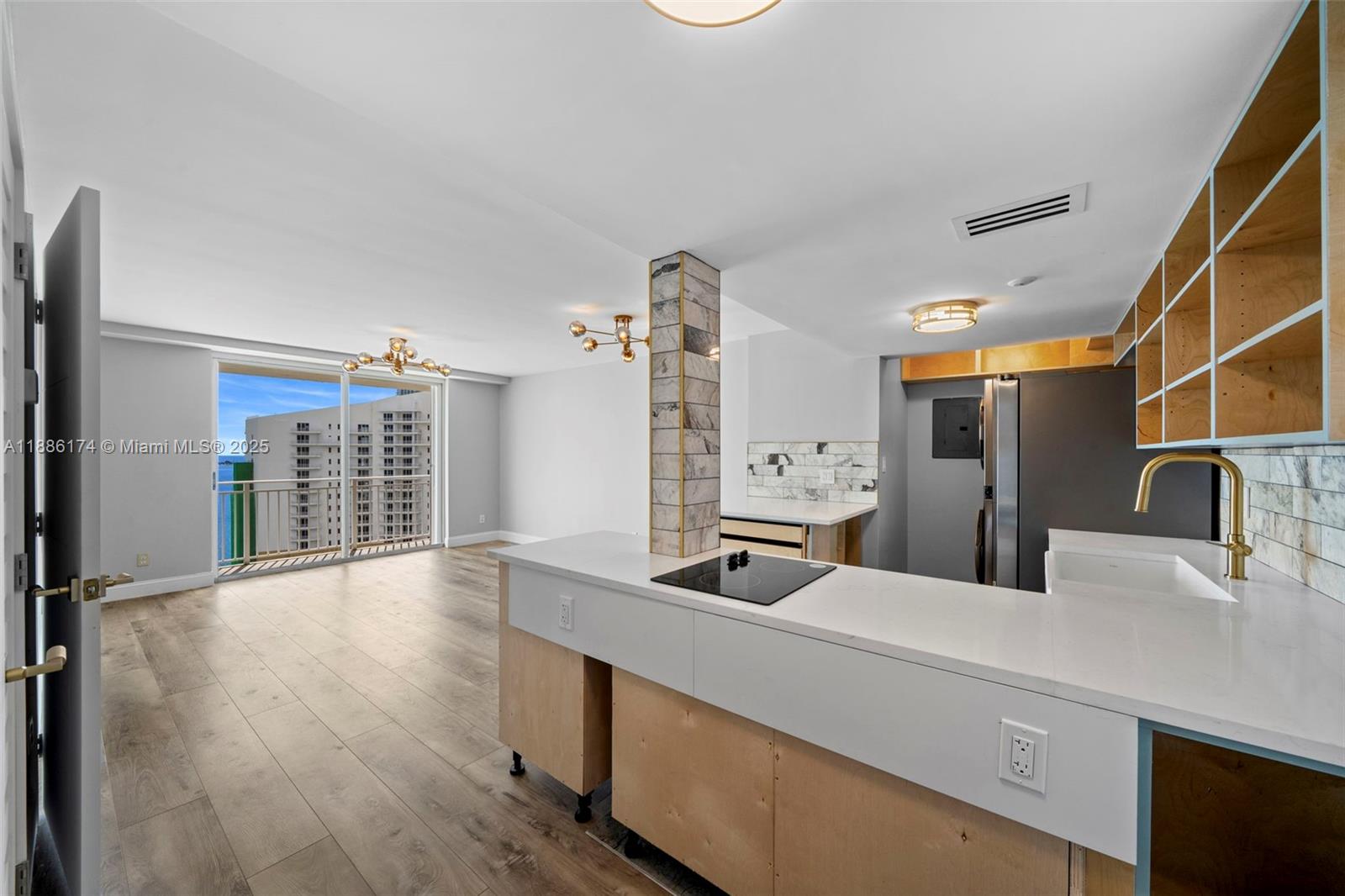 image Isola Condo4