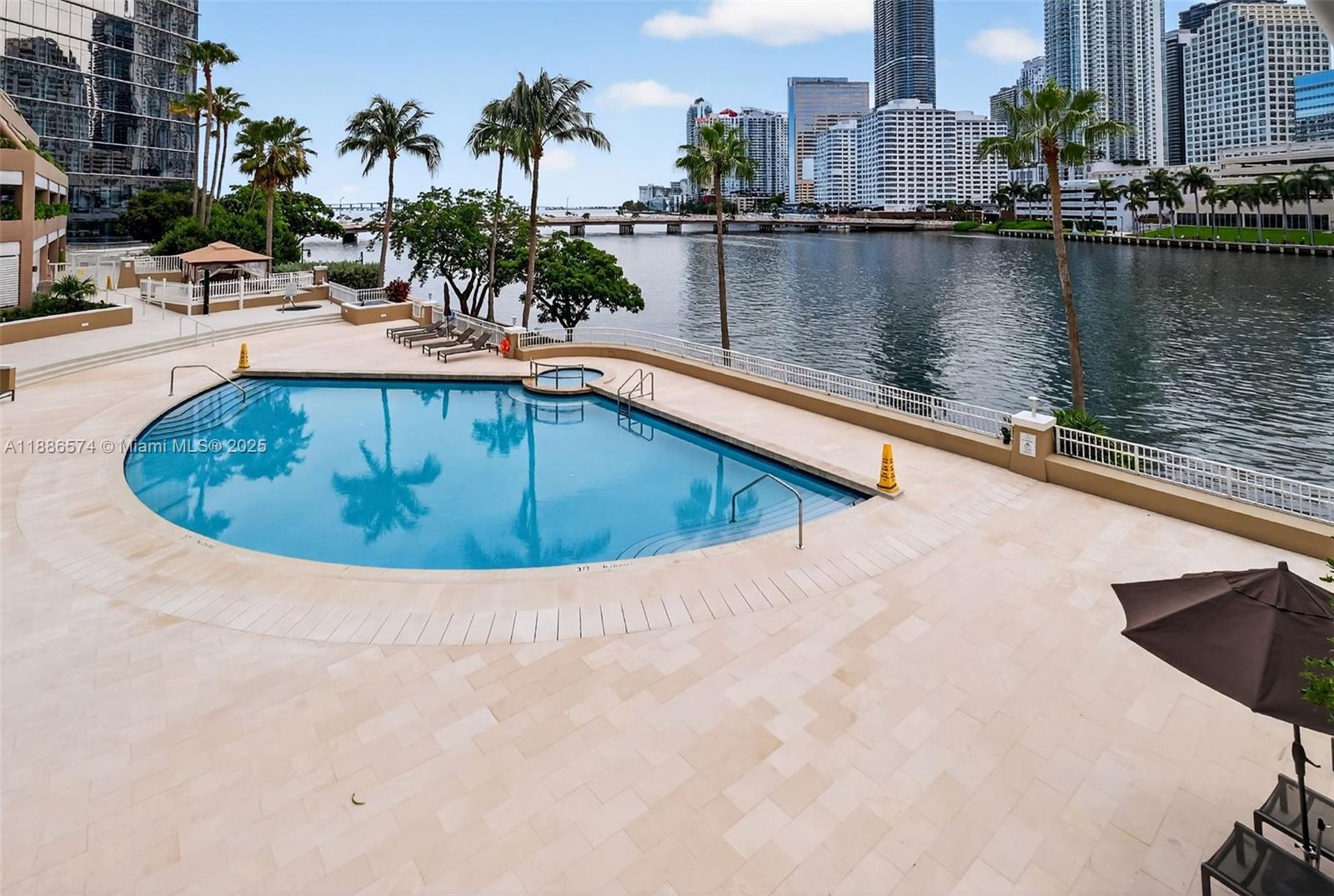 image Courvoisier Courts8