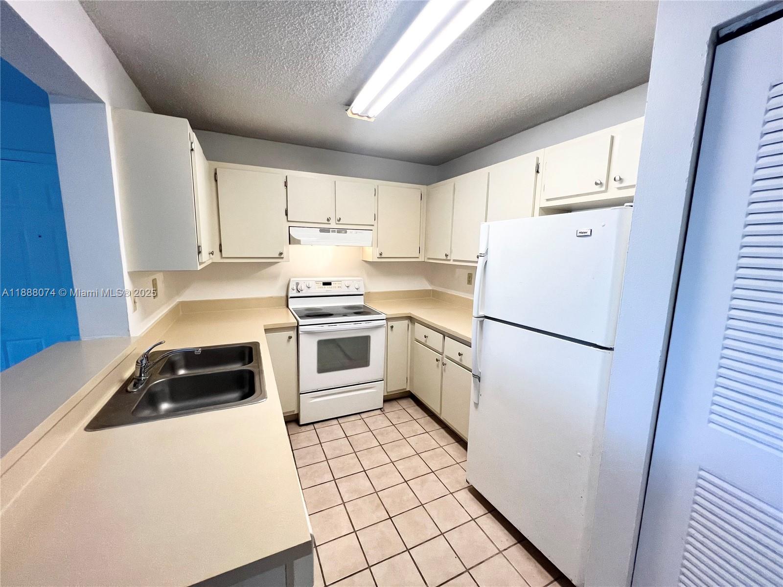 350 W Palm Cir W #207