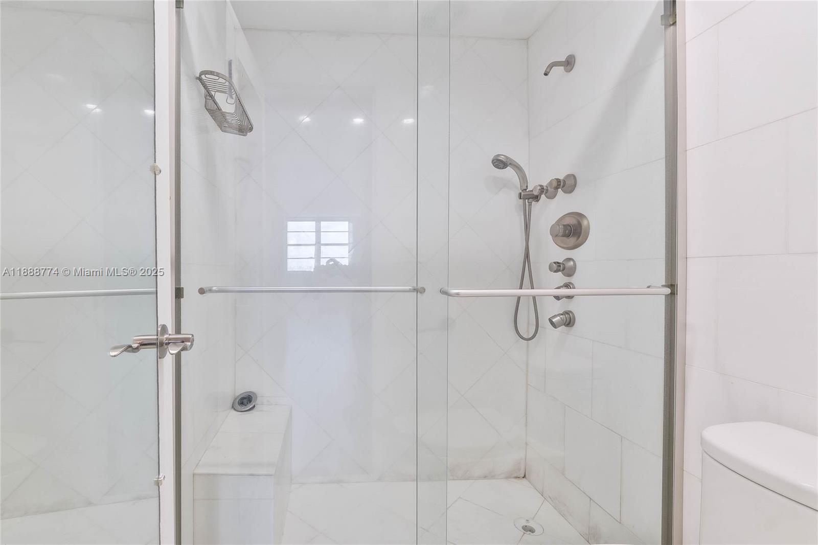 image Arlen House Condo16