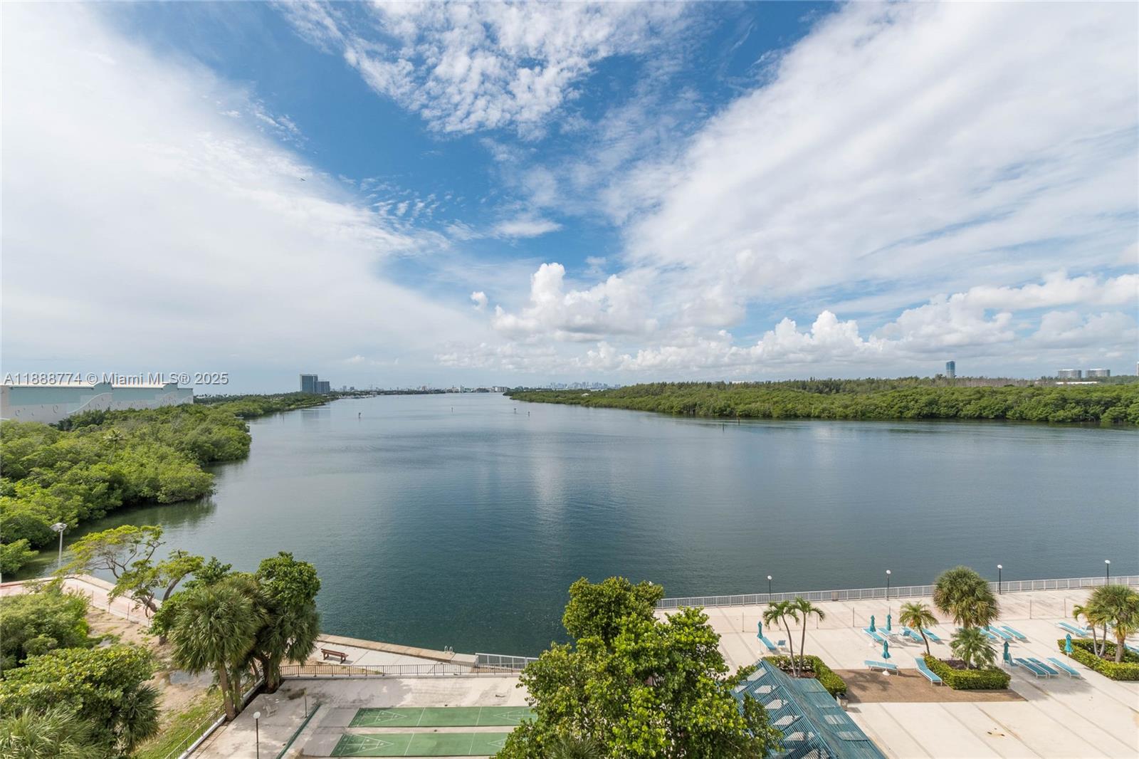 image Arlen House Condo1