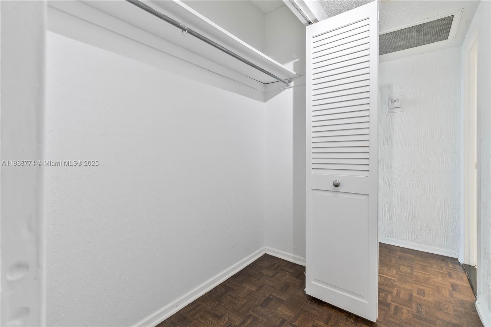 image Arlen House Condo19