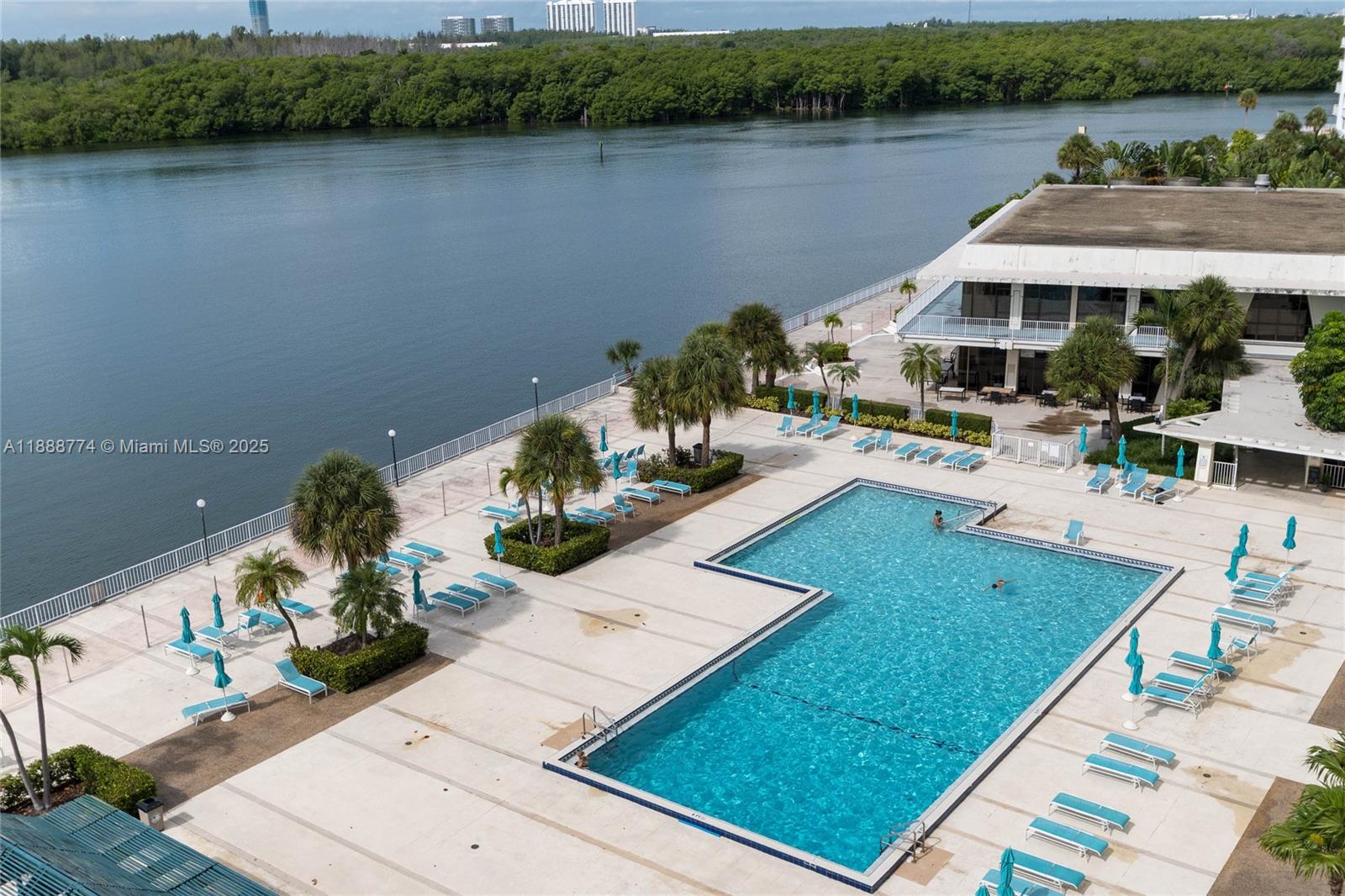 image Arlen House Condo22