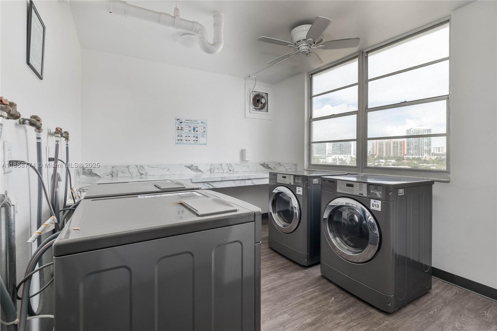 image Arlen House Condo31