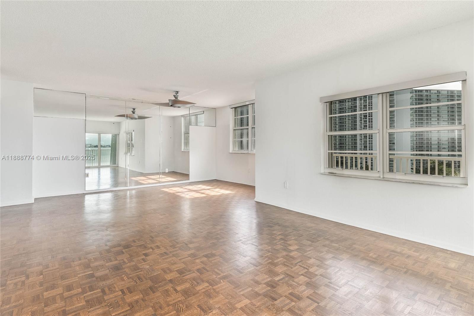 image Arlen House Condo6