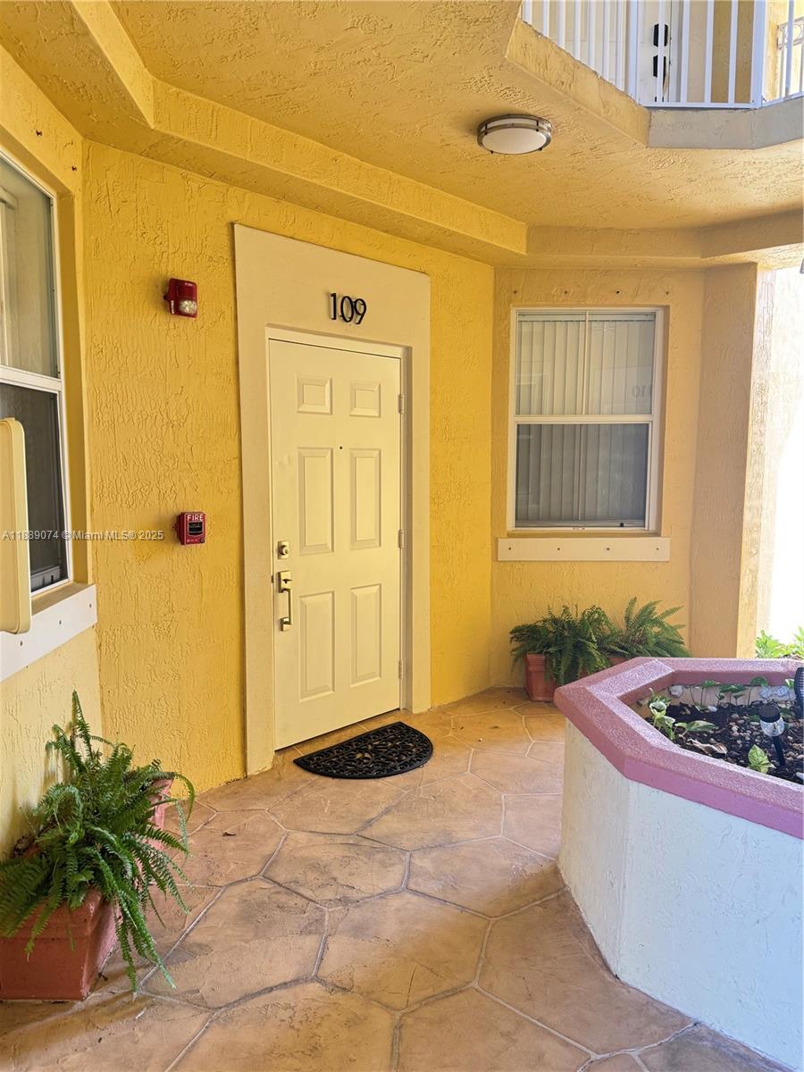 8964 W Flagler St #109