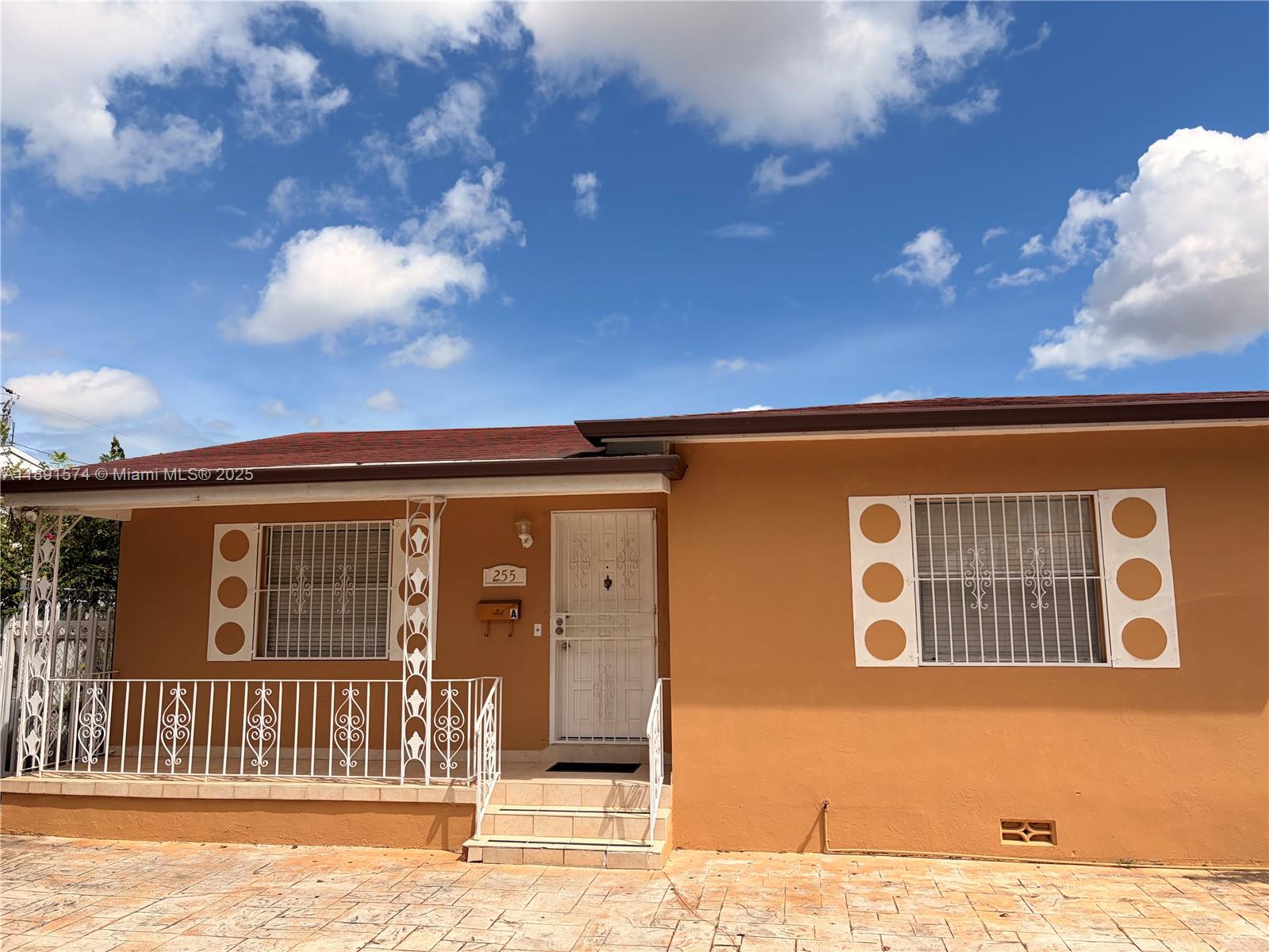 255 SW 60th Ave Miami, FL 33144