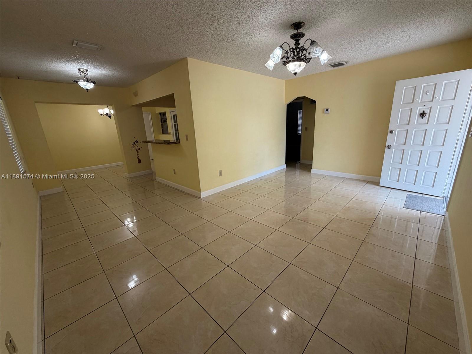 255 SW 60th Ave Miami, FL 33144