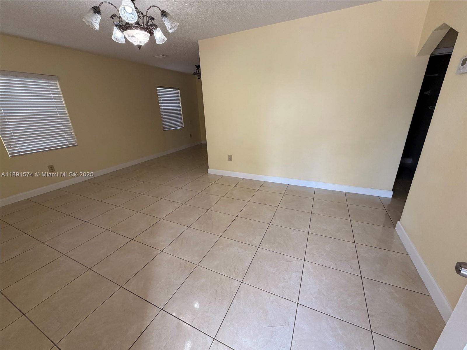 255 SW 60th Ave Miami, FL 33144