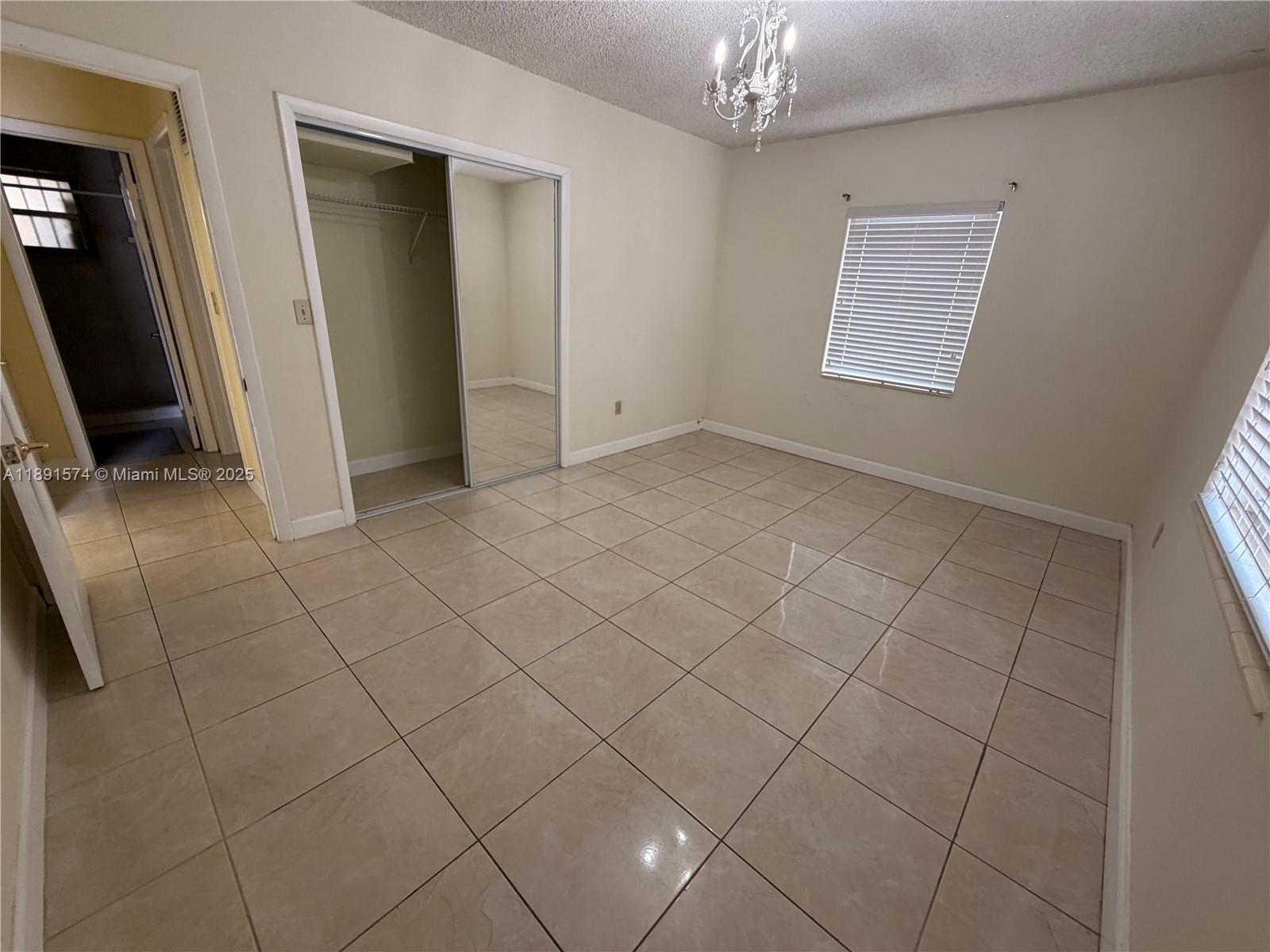 255 SW 60th Ave Miami, FL 33144