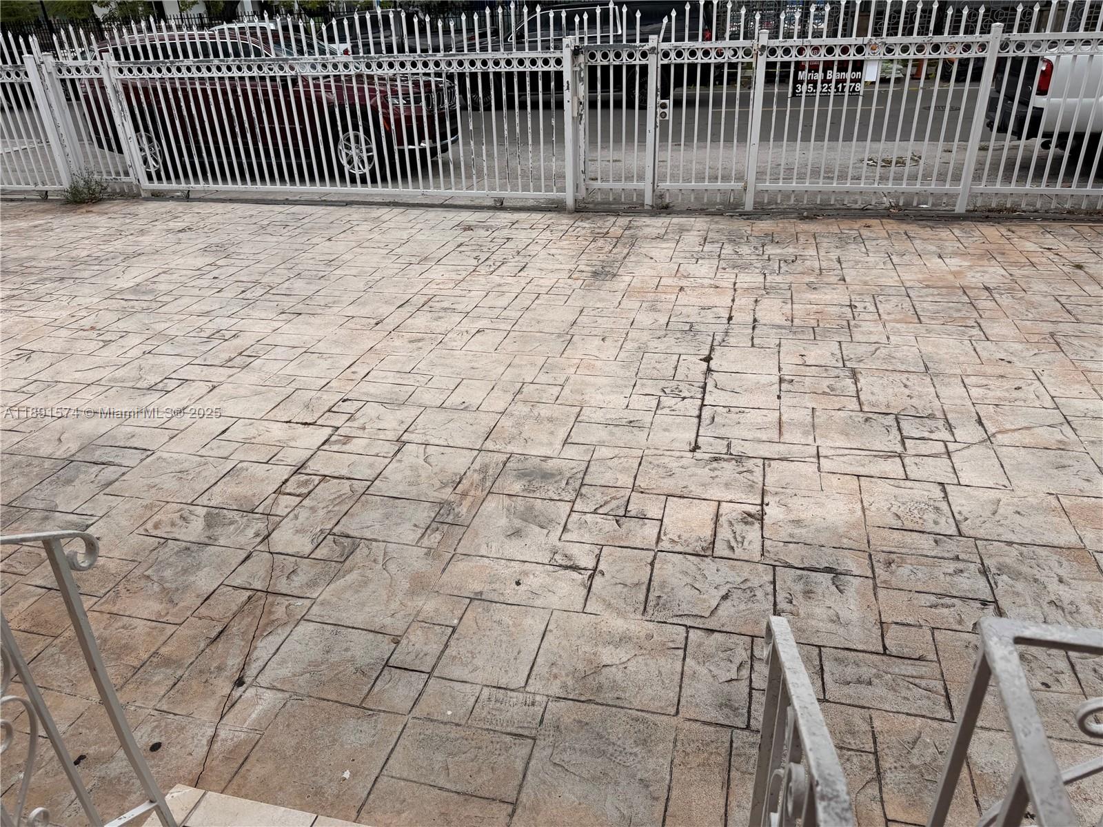 255 SW 60th Ave Miami, FL 33144