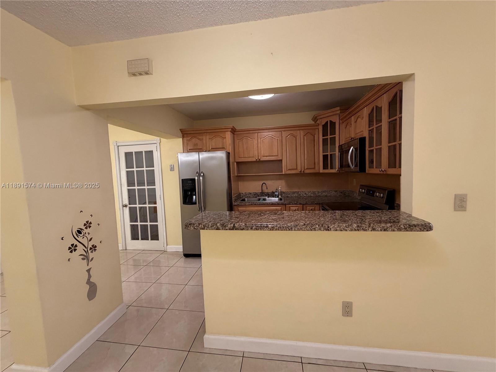 255 SW 60th Ave Miami, FL 33144