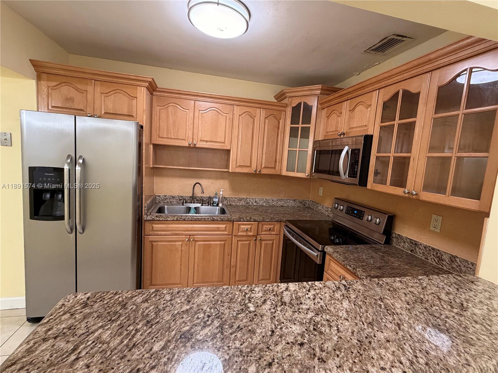 255 SW 60th Ave Miami, FL 33144