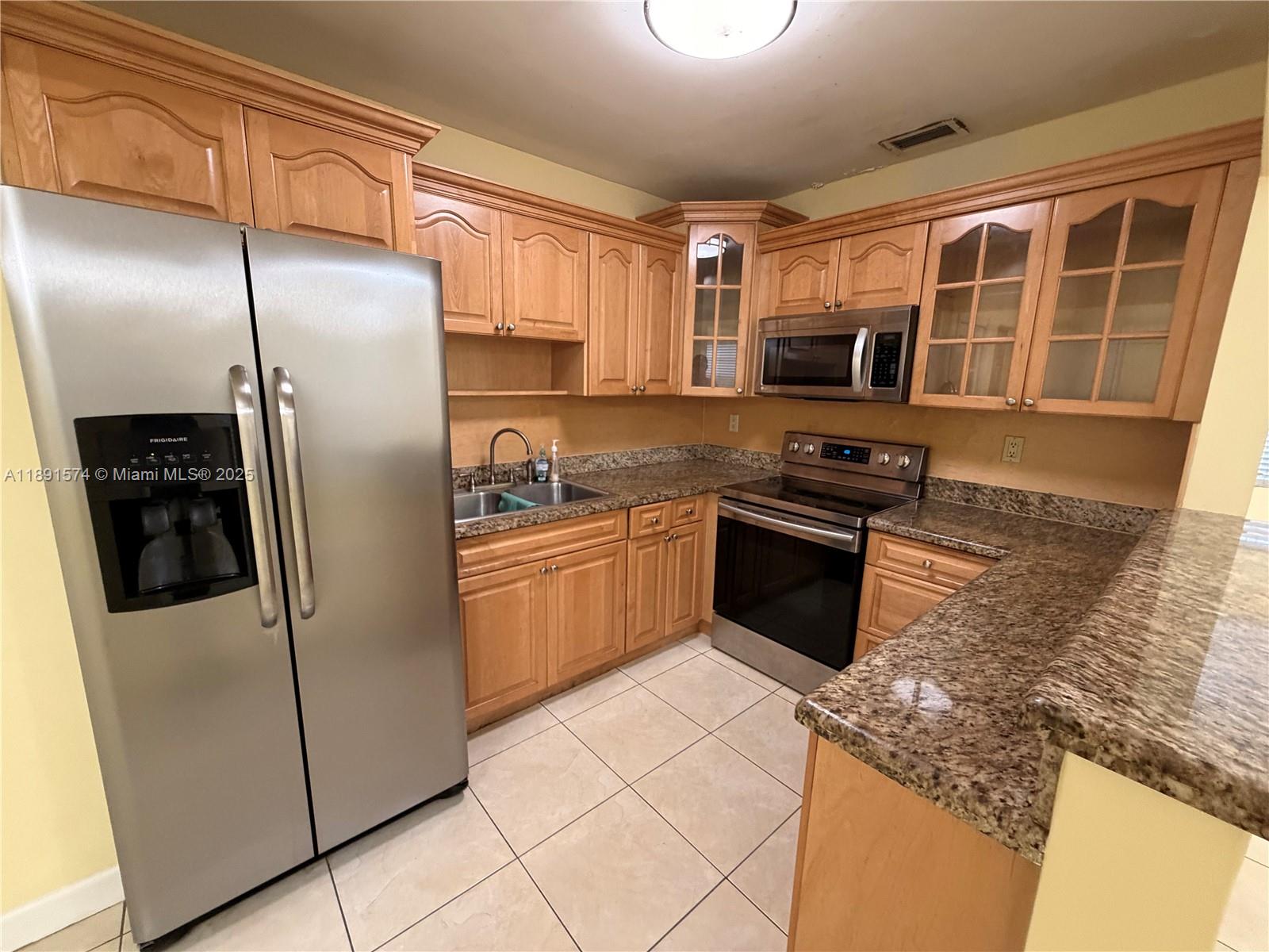 255 SW 60th Ave Miami, FL 33144