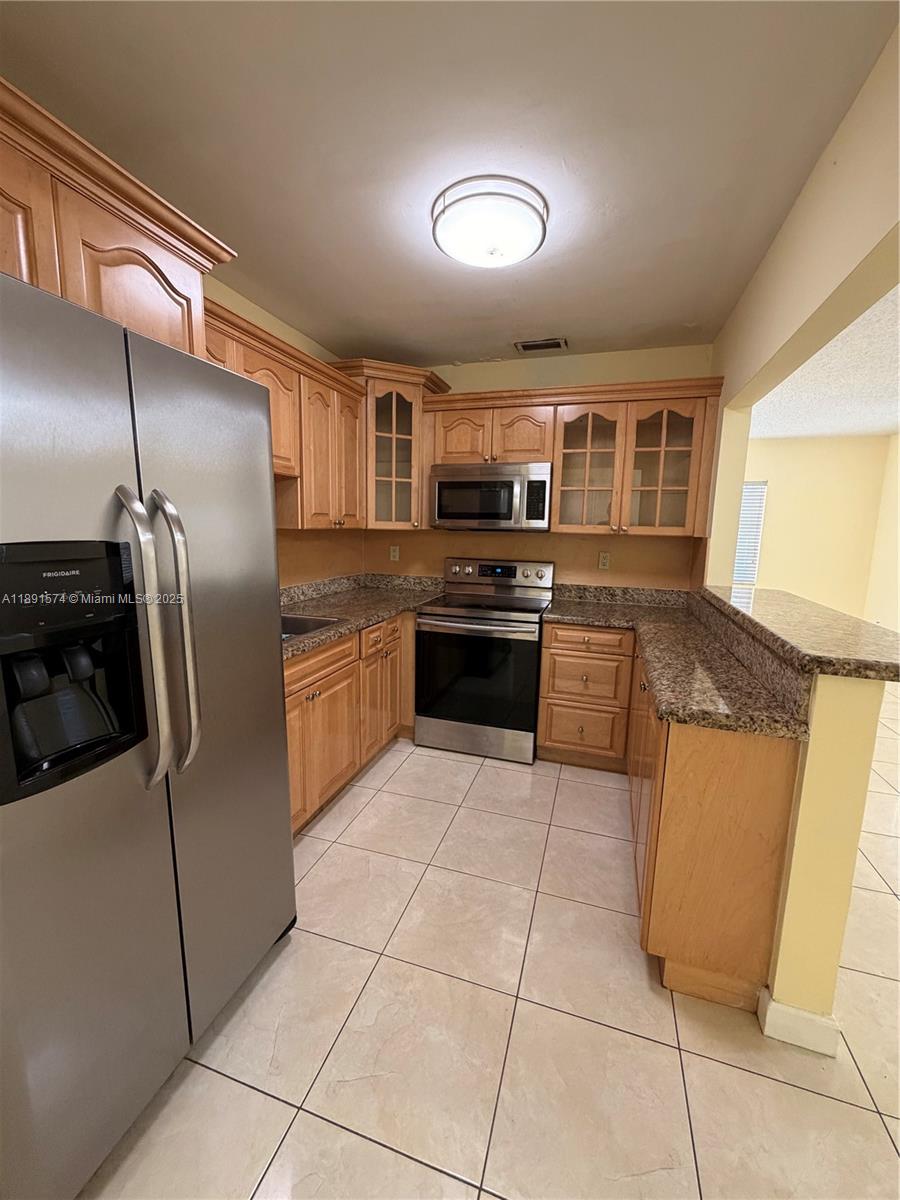 255 SW 60th Ave Miami, FL 33144