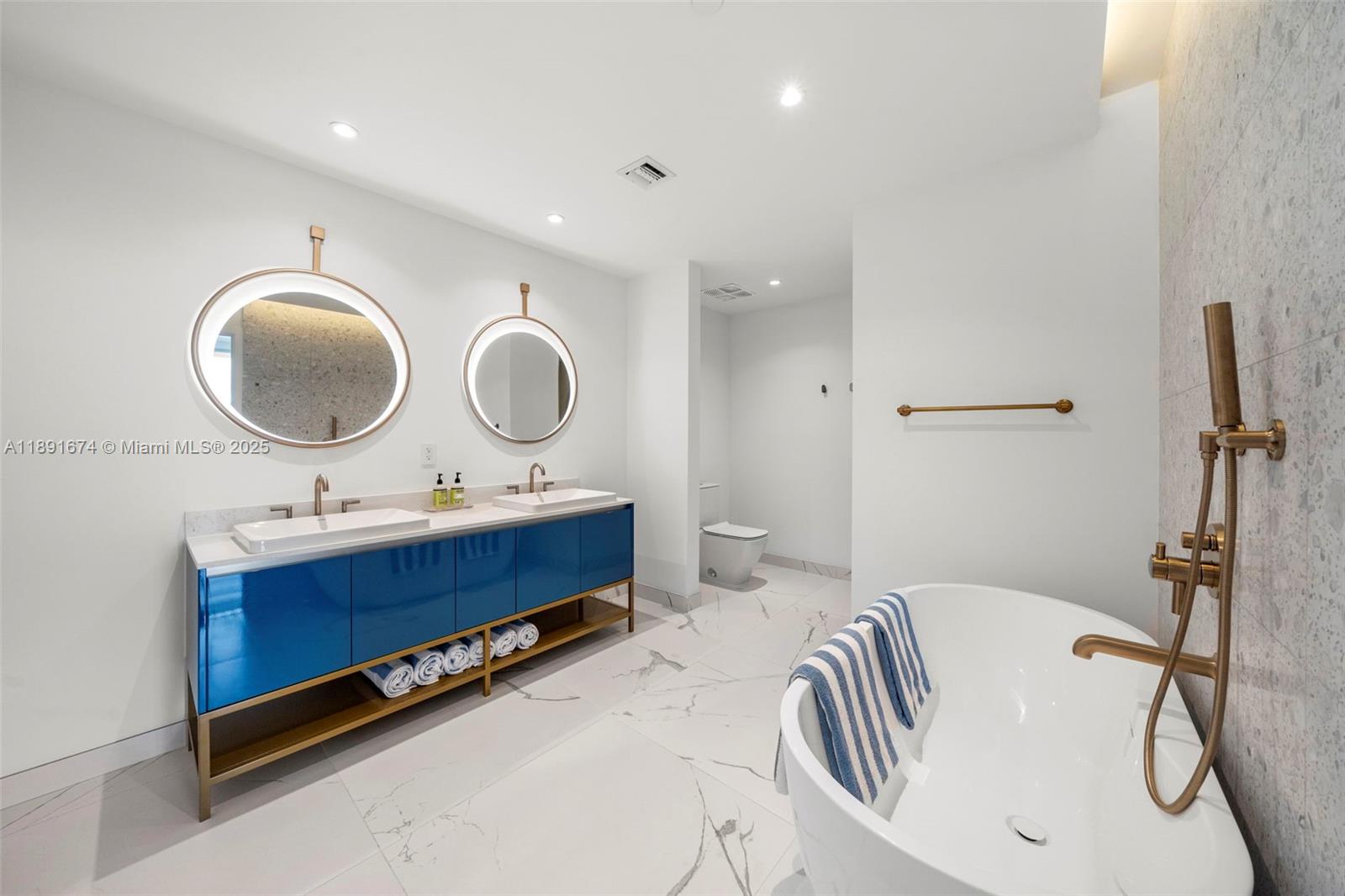 2678 Tigertail Ave #1101 Coconut Grove, FL 33133