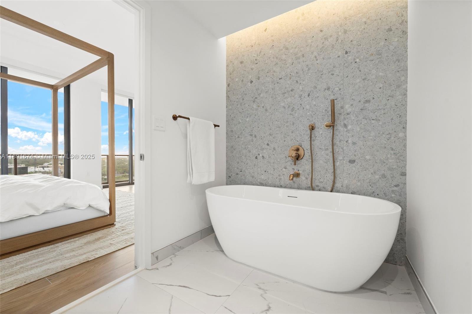 2678 Tigertail Ave #1101 Coconut Grove, FL 33133