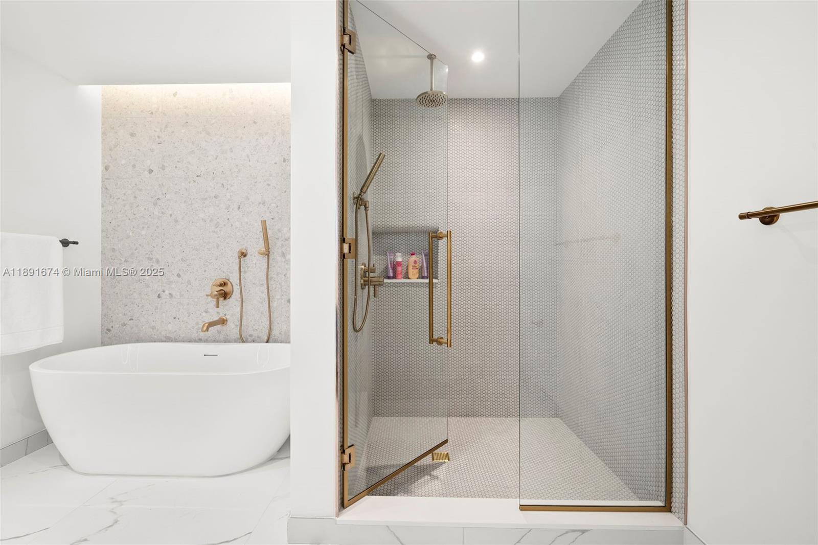 2678 Tigertail Ave #1101 Coconut Grove, FL 33133