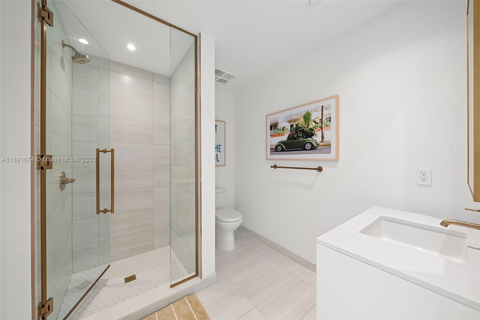 2678 Tigertail Ave #1101 Coconut Grove, FL 33133