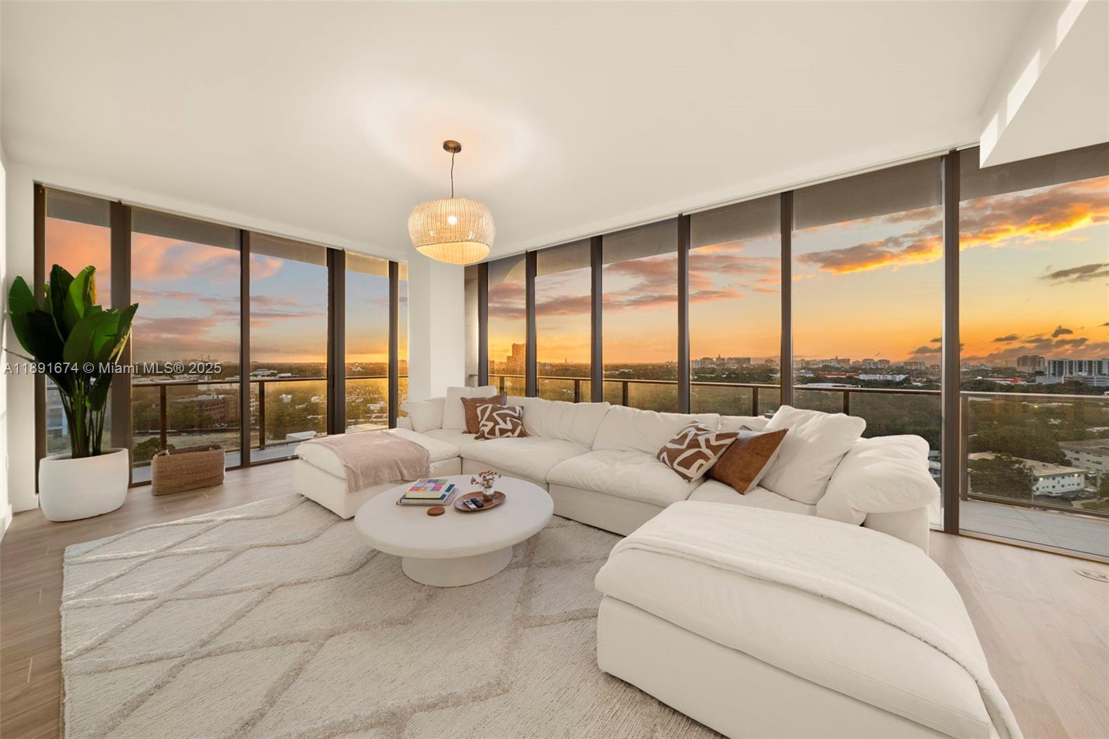 2678 Tigertail Ave #1101 Coconut Grove, FL 33133