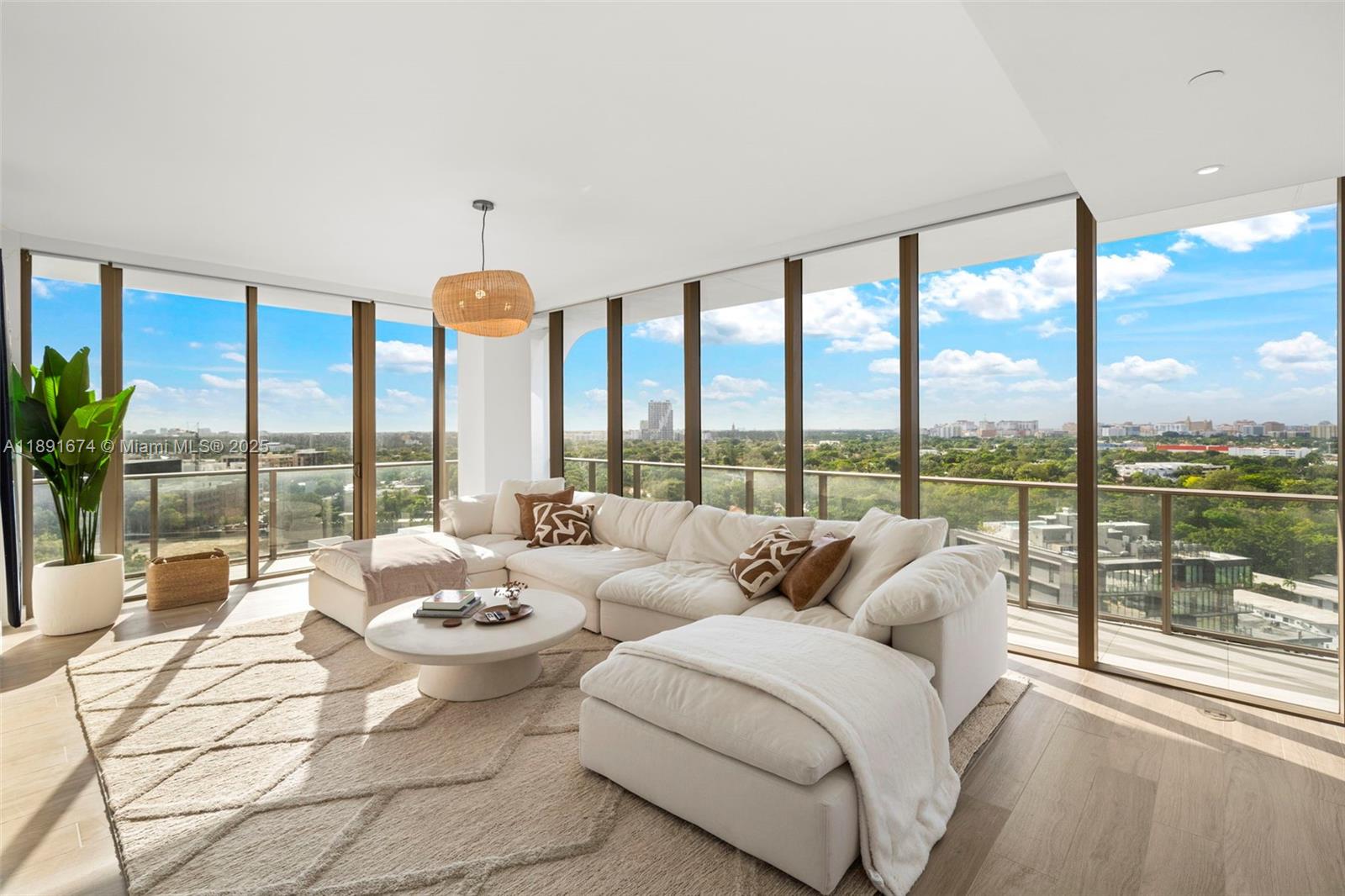 2678 Tigertail Ave #1101 Coconut Grove, FL 33133