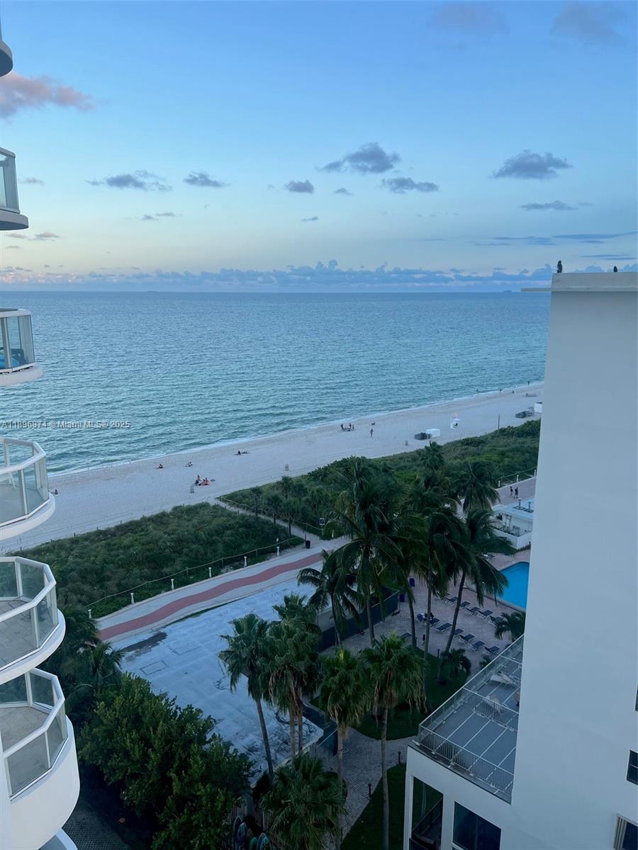 6365 Collins Ave #1105