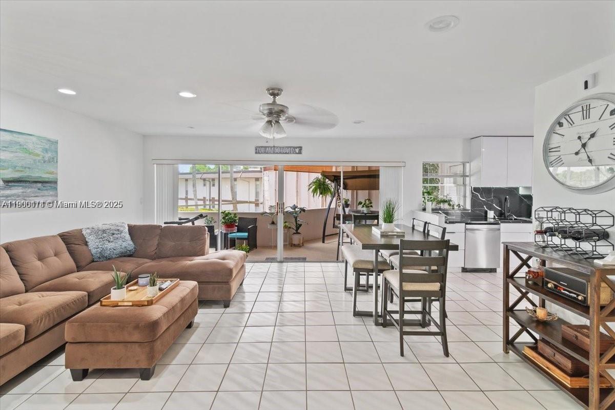 7 N Greenway Vlg N #205