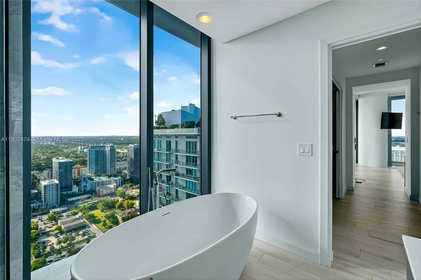 480 NE 31st St #4407 Miami, FL 33137