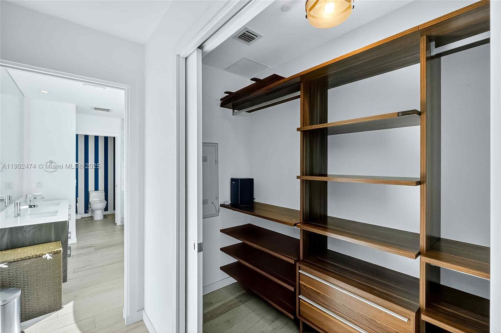 480 NE 31st St #4407 Miami, FL 33137