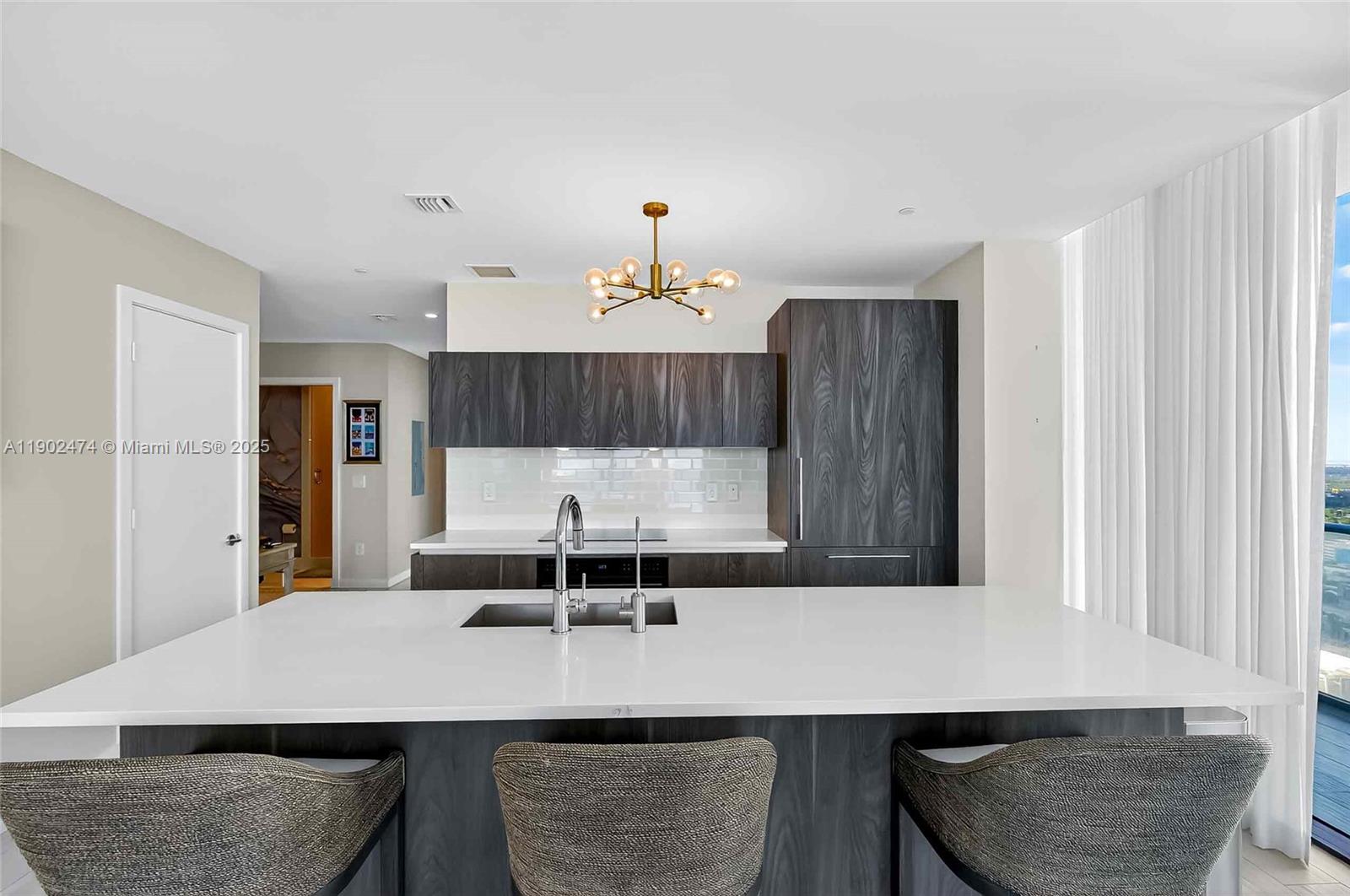 480 NE 31st St #4407 Miami, FL 33137