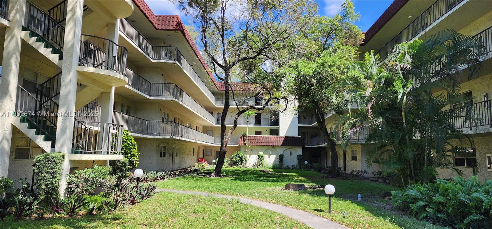 3360 Spanish Moss Ter #104