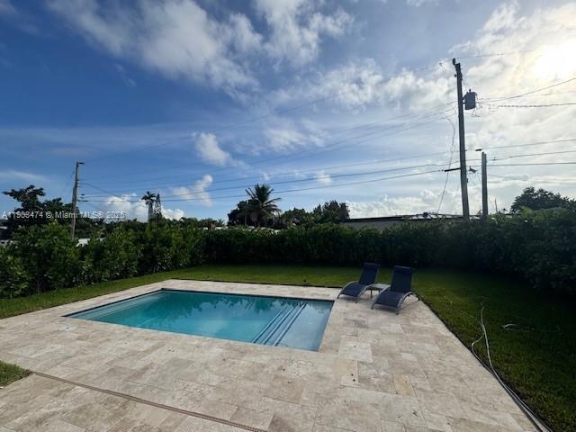 2735 SW 65th Ave Miami, FL 33155