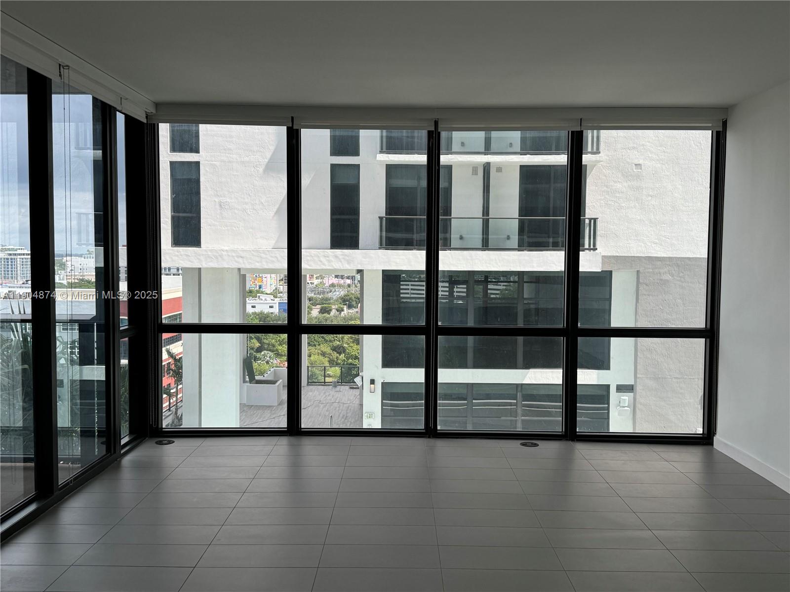 image Canvas Condo11