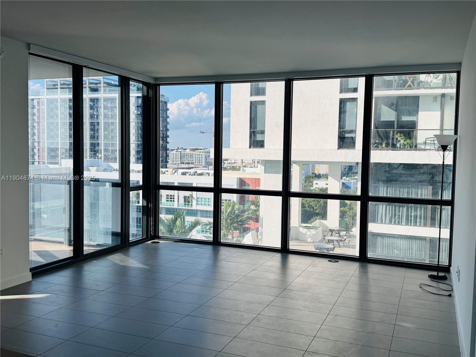 image Canvas Condo12