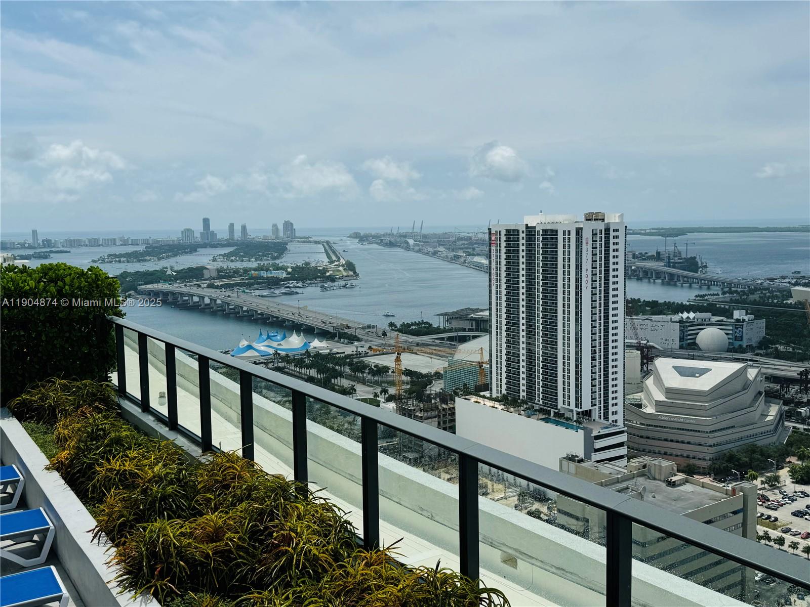 image Canvas Condo24