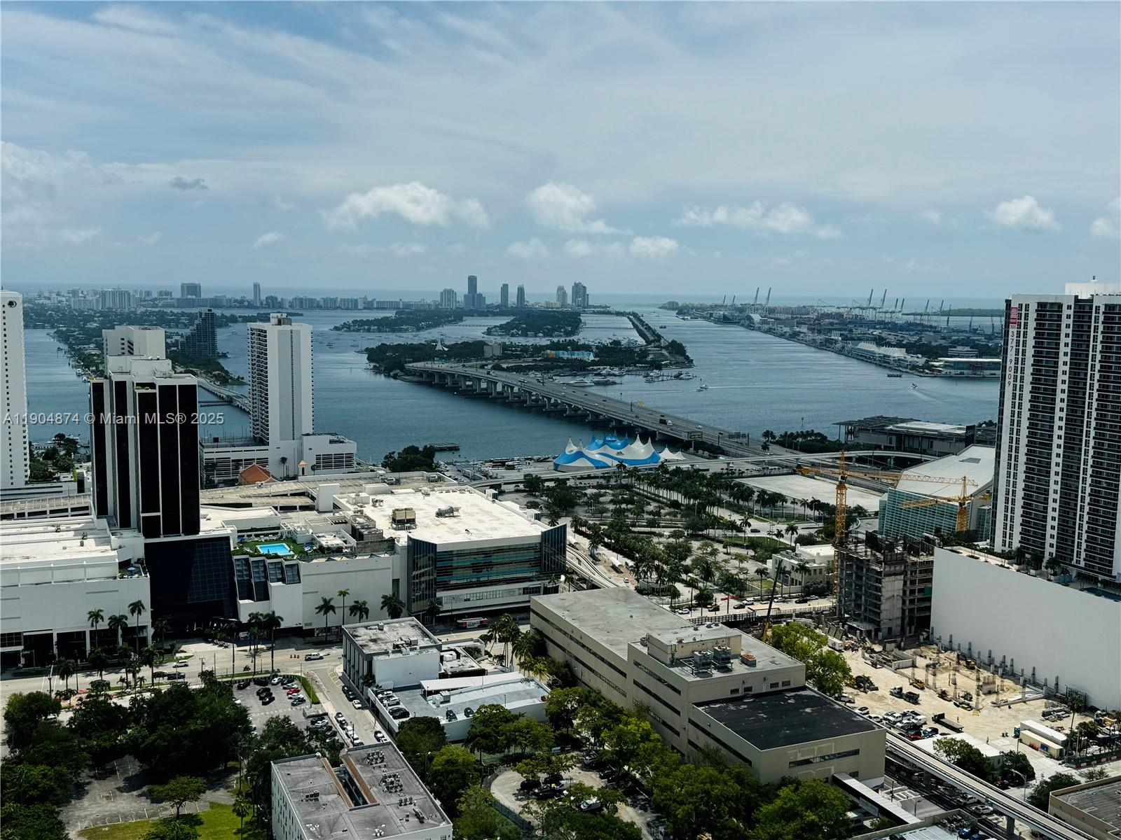 image Canvas Condo29