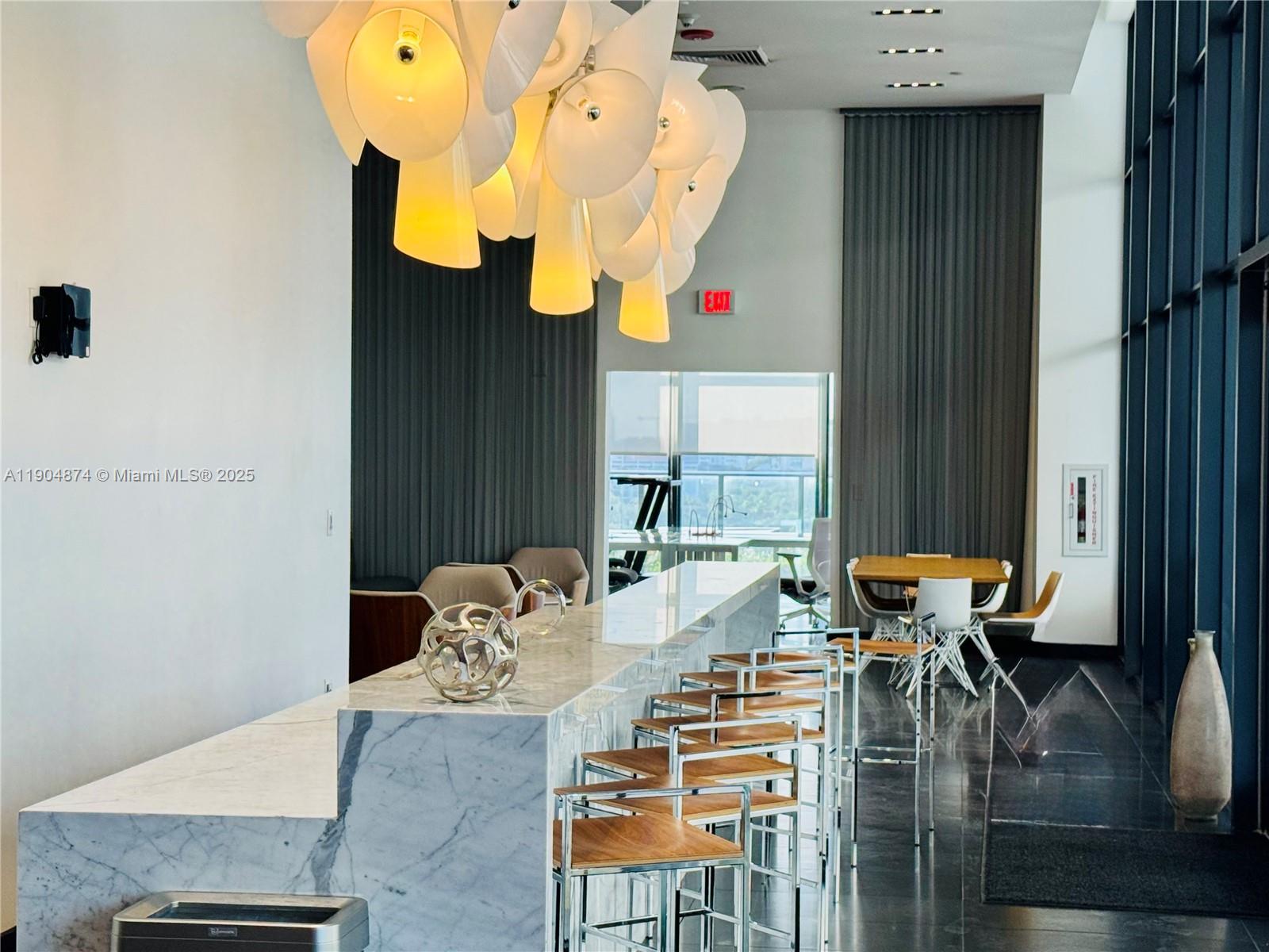 image Canvas Condo32