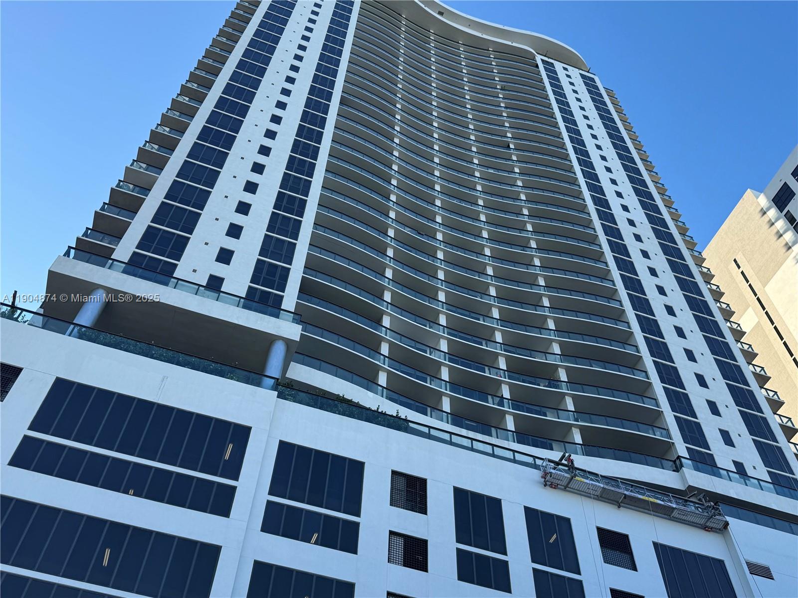 image Canvas Condo36