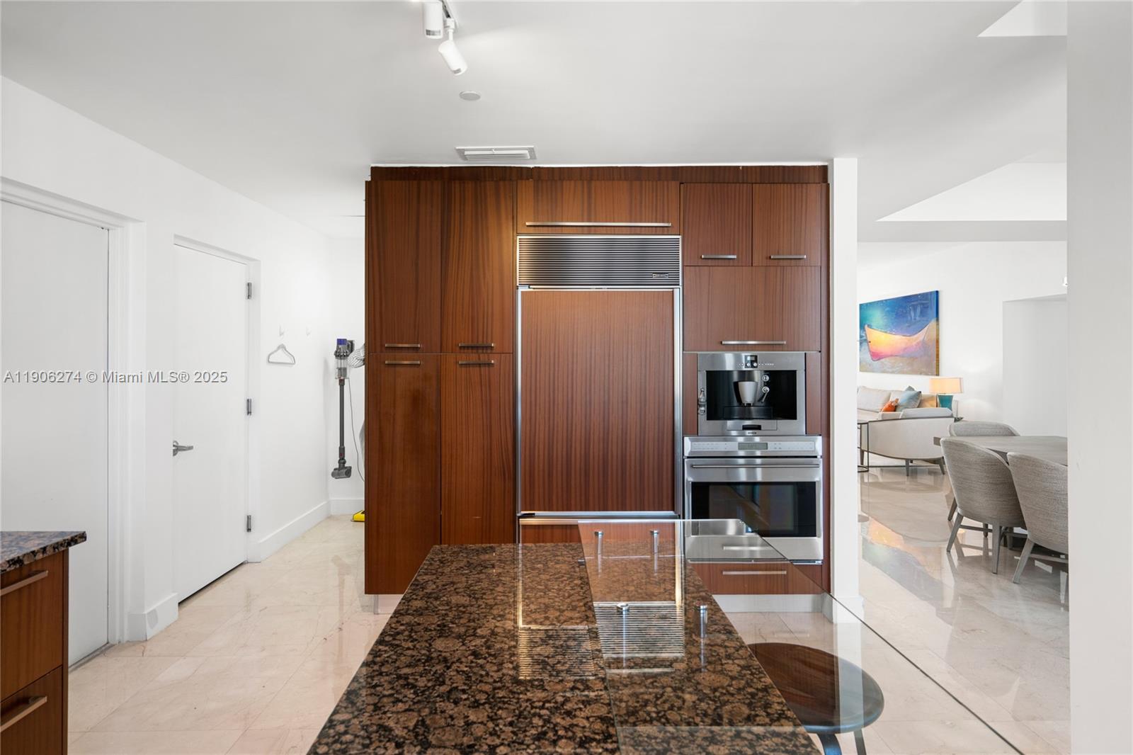 15901 Collins Ave #1206 Sunny Isles Beach, FL 33160