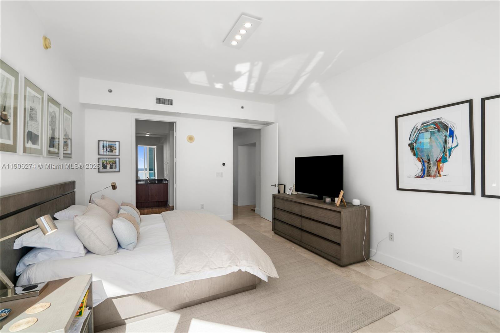 15901 Collins Ave #1206 Sunny Isles Beach, FL 33160