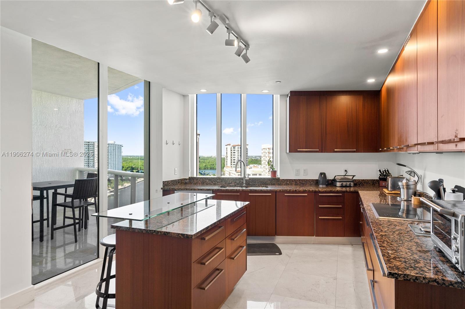 15901 Collins Ave #1206 Sunny Isles Beach, FL 33160