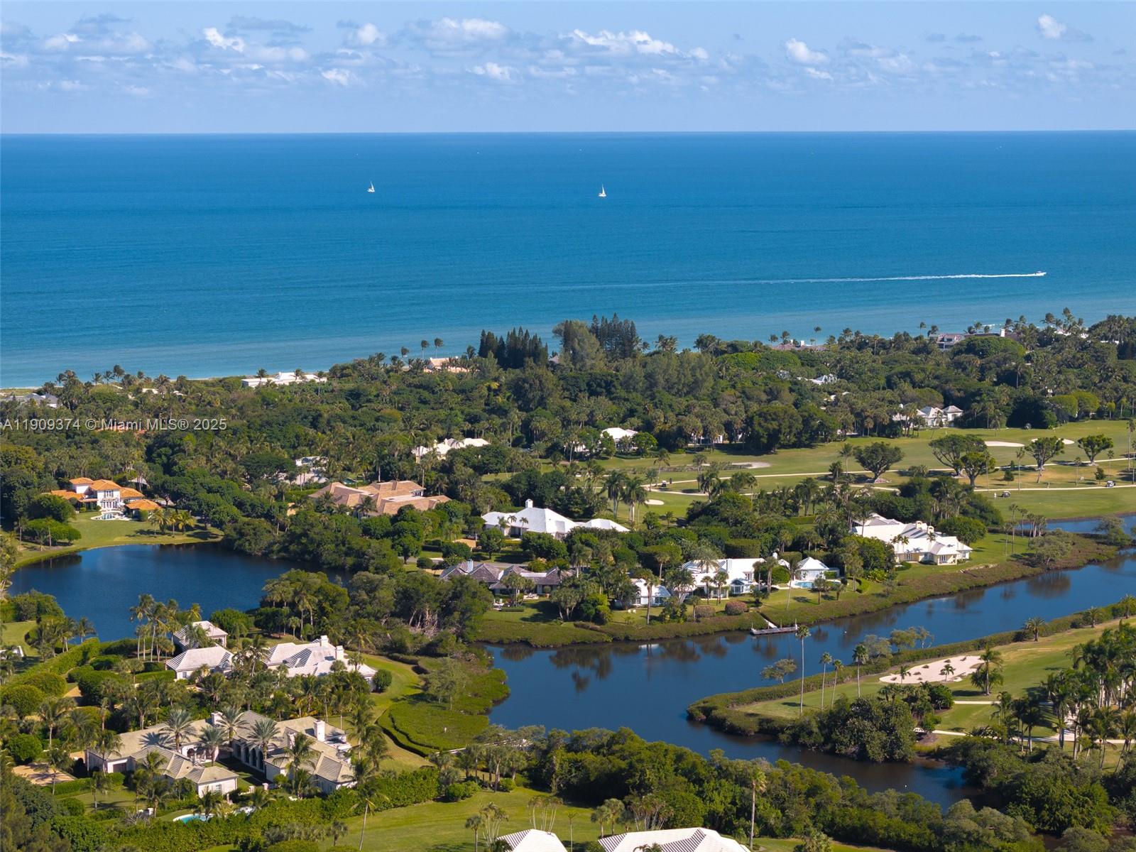 18 Gomez Rd Jupiter Island, FL 33455