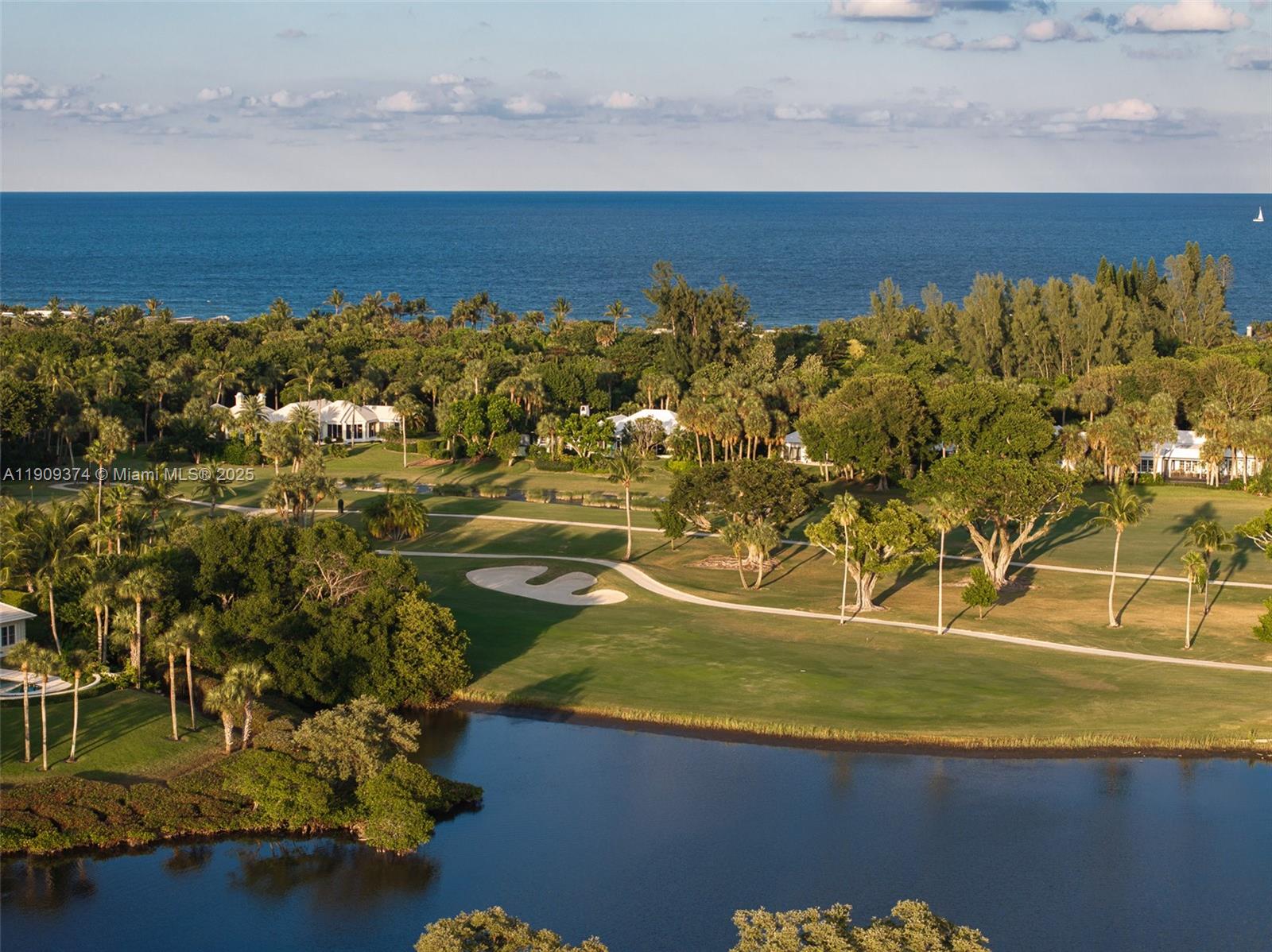 18 Gomez Rd Jupiter Island, FL 33455